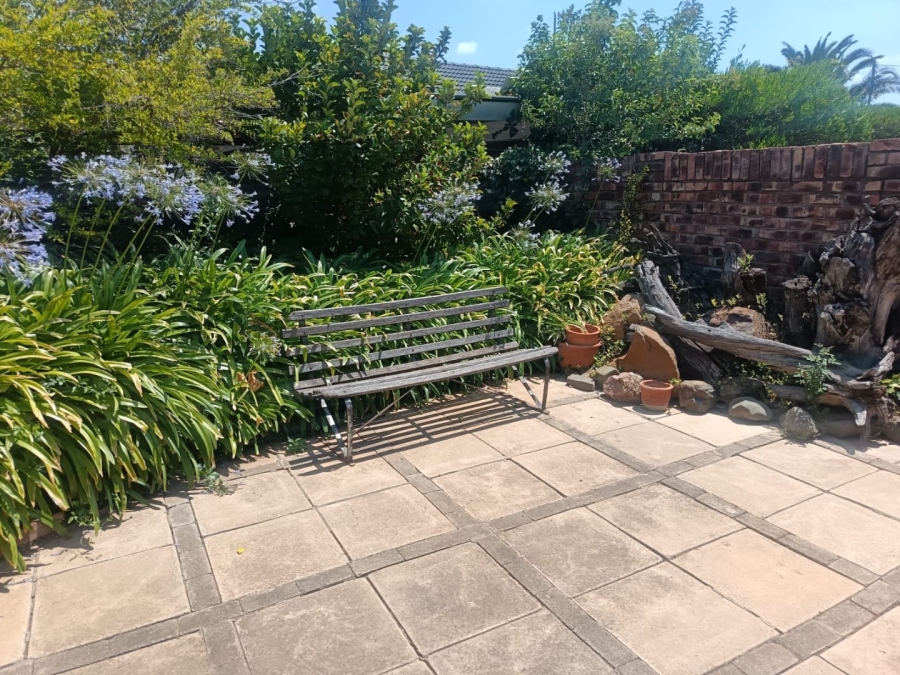 4 Bedroom Property for Sale in Carters Glen Northern Cape